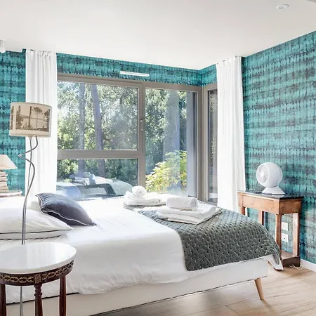 D'exception Avec Piscine Chauffee, Proche Plages Et Commodites - Fr-1-791-22 *