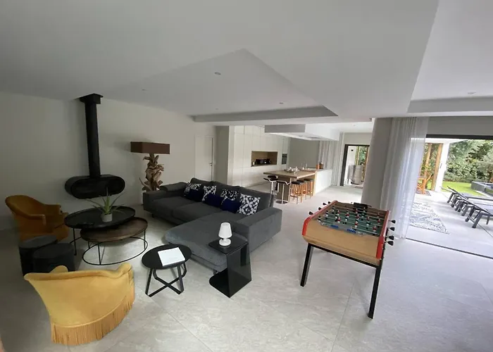 Villa D'exception Avec Piscine Chauffee, Proche Plages Et Commodites - Fr-1-791-22