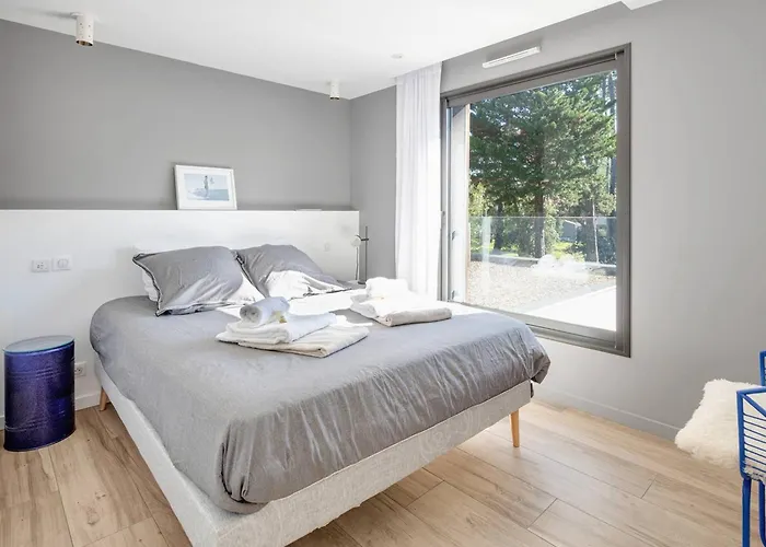 فيلة D'exception Avec Piscine Chauffee, Proche Plages Et Commodites - Fr-1-791-22 *